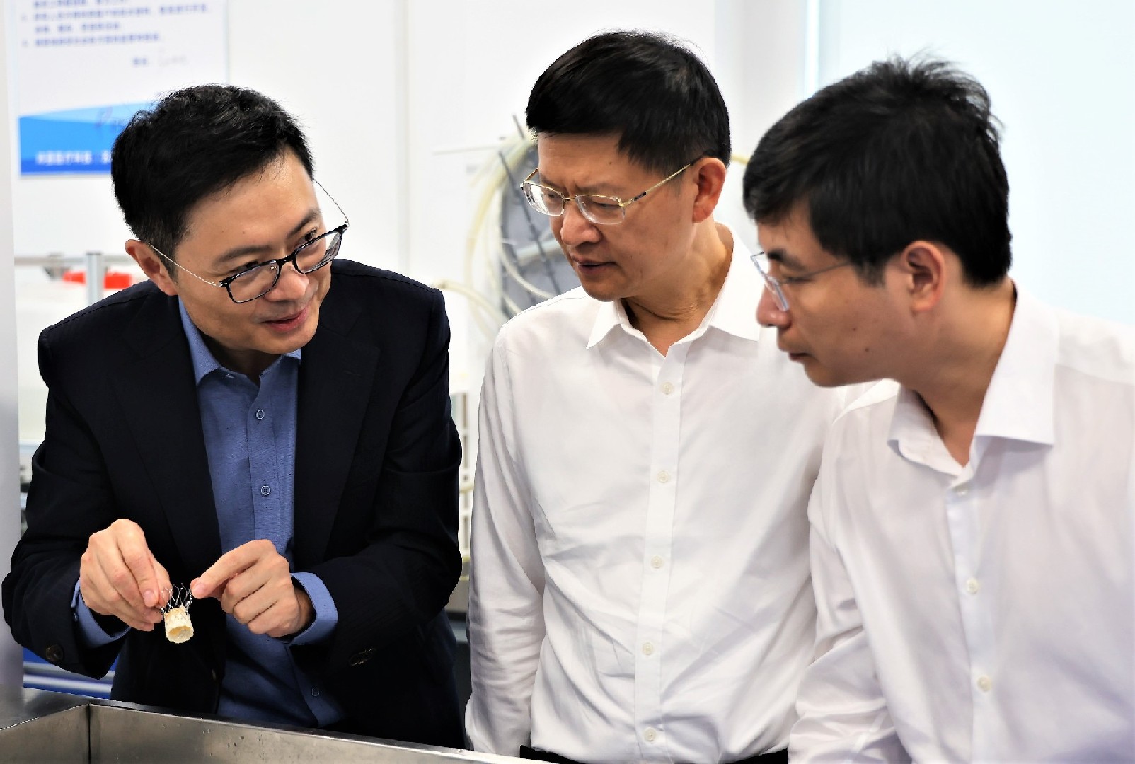 在苏州的天下人大代表调研尊龙凯时医疗